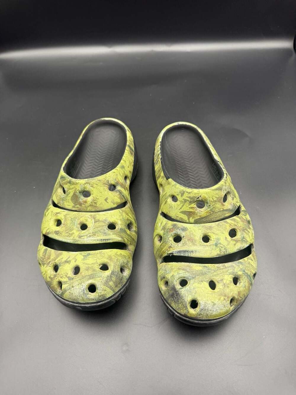 Keen Yogui Camo Clogs Women's Size 7